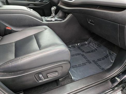Used 2019 Toyota Highlander XLE image 16