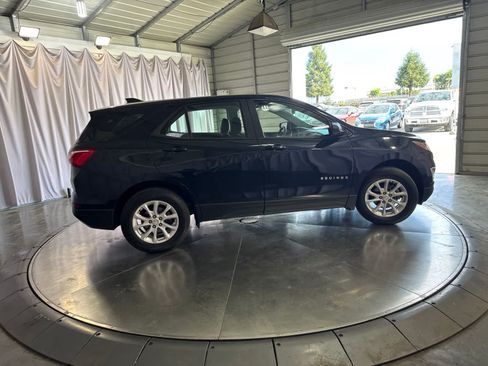 Used 2020 Chevrolet Equinox LS AWD/4WD image 4