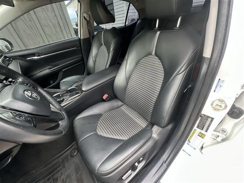 Used 2021 Toyota Camry SE w/ Cold Weather Package AWD/4WD image 6
