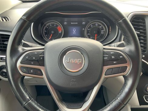 Used 2021 Jeep Cherokee Latitude Lux w/ Comfort/Convenience Group AWD/4WD image 15