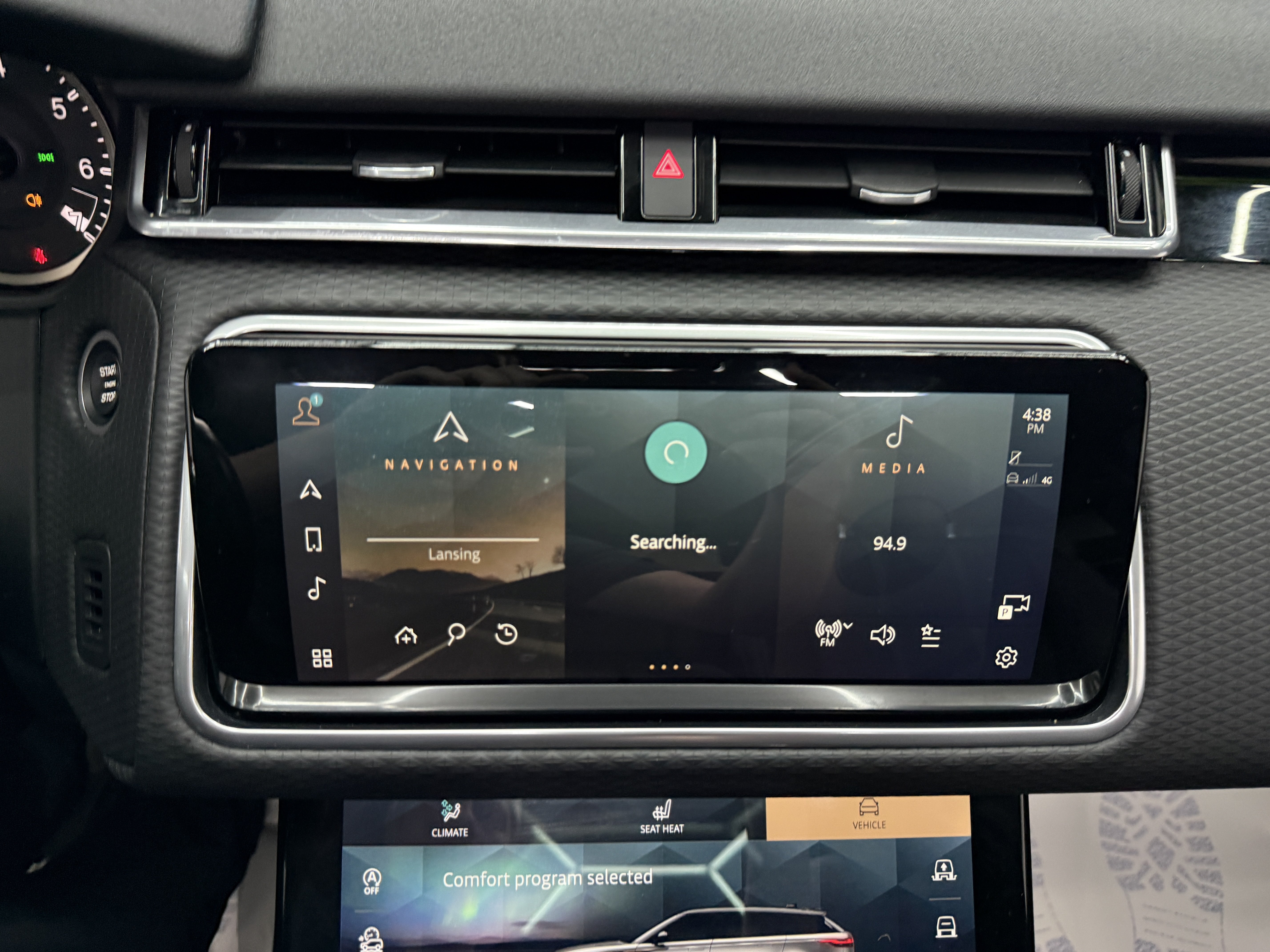 Used 2022 Land Rover Range Rover Velar S AWD/4WD image 16