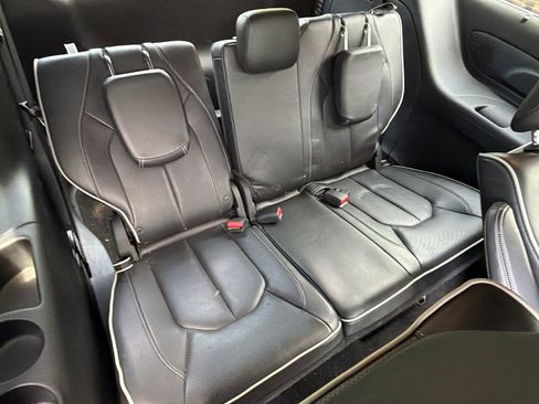 Used 2019 Chrysler Pacifica Limited w/ S Appearance Package FWD image 21