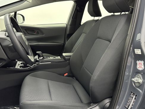 Used 2025 Toyota Prius LE image 12