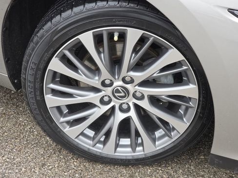 Certified 2021 Lexus ES 350 w/ Premium Package image 18