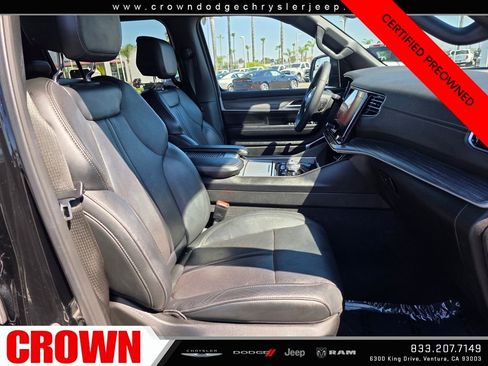 Certified 2024 Jeep Wagoneer L Series III w/ Flexible Seating Group image 11