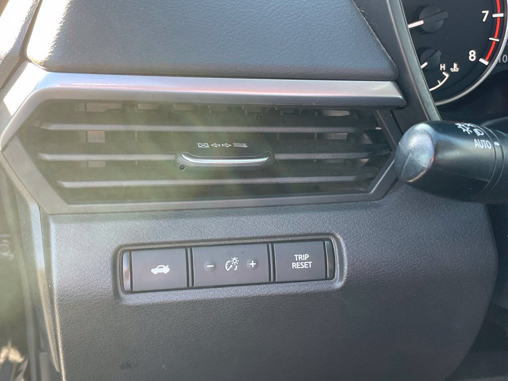 Used 2020 Nissan Altima 2.5 S FWD image 12
