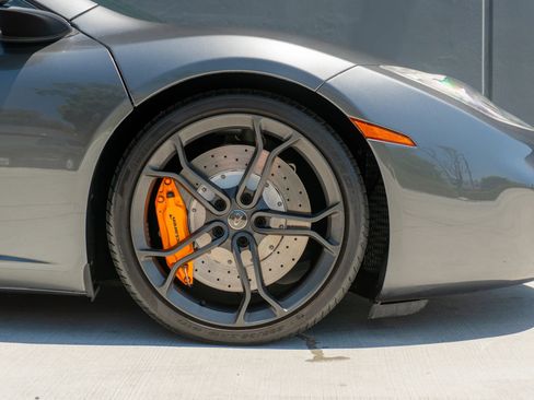 Used 2014 McLaren MP4-12C Spider RWD image 42