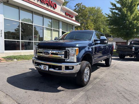 Used 2017 Ford F250 XLT w/ XLT Premium Package AWD/4WD image 2