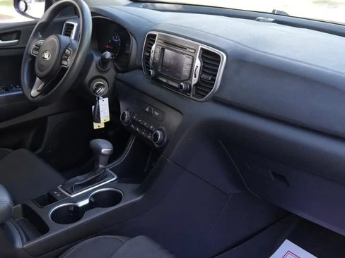 Used 2019 Kia Sportage LX FWD image 13