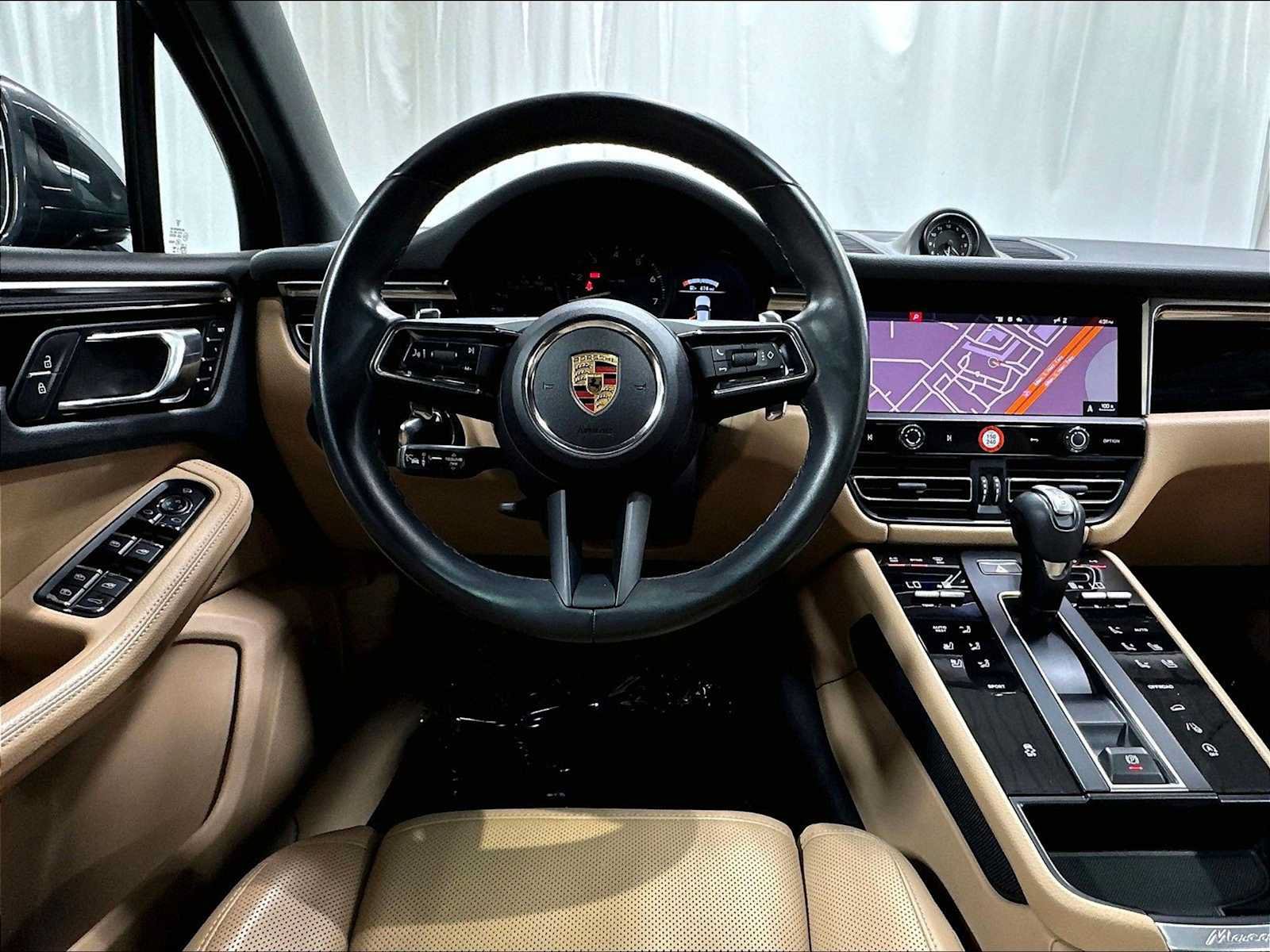 Used 2024 Porsche Macan AWD/4WD image 16