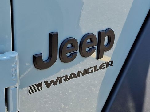 Used 2024 Jeep Wrangler Unlimited Sport AWD/4WD image 14