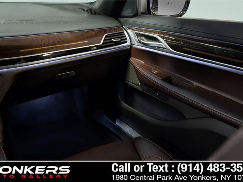 Used 2020 BMW 740i w/ M Sport Package RWD image 29