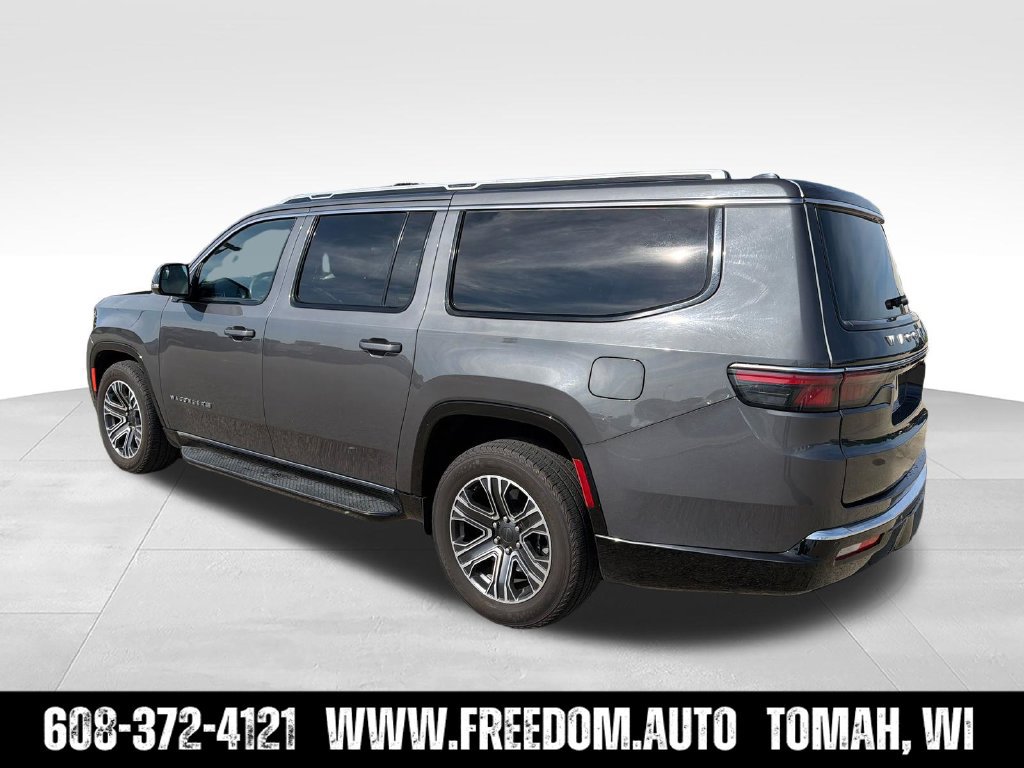 Used 2024 Jeep Wagoneer L Series II w/ Flexible Seating Group AWD/4WD image 4