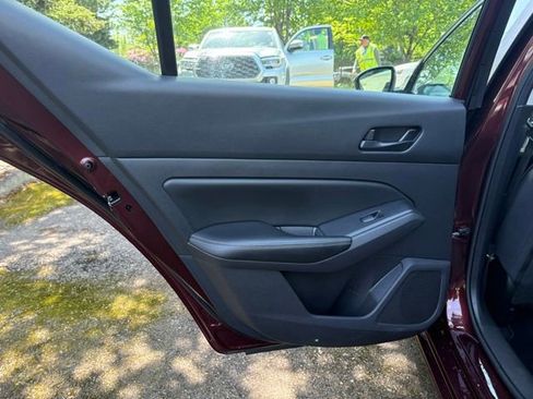 Used 2024 Nissan Altima 2.5 SV FWD image 13