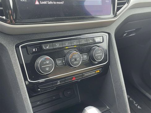 Used 2021 Volkswagen Atlas Cross Sport SEL R-Line image 30