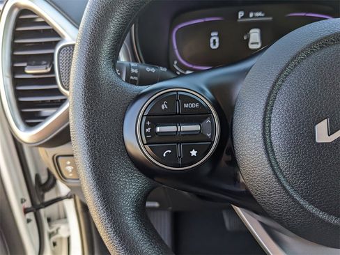 Certified 2025 Kia Soul LX image 30