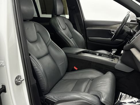 Used 2022 Volvo XC90 T6 Inscription w/ Advanced Package image 39