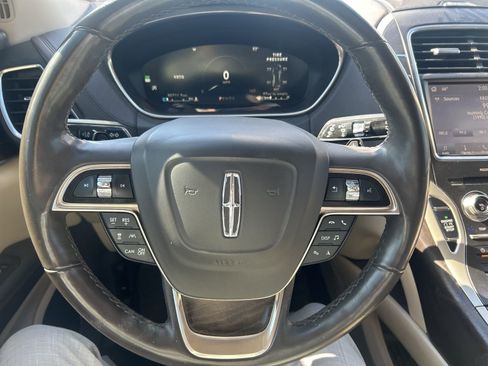 Used 2019 Lincoln Nautilus Reserve image 13