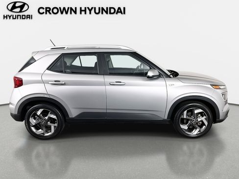 Certified 2023 Hyundai Venue SEL w/ Cargo Package image 4