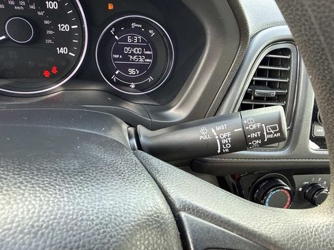 Used 2020 Honda HR-V LX image 33