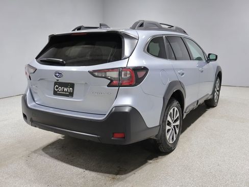 Used 2024 Subaru Outback Premium AWD/4WD image 2