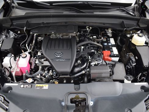 Used 2025 Toyota Grand Highlander XLE image 9