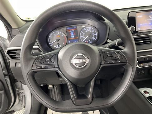 Used 2024 Nissan Altima 2.5 S FWD image 22