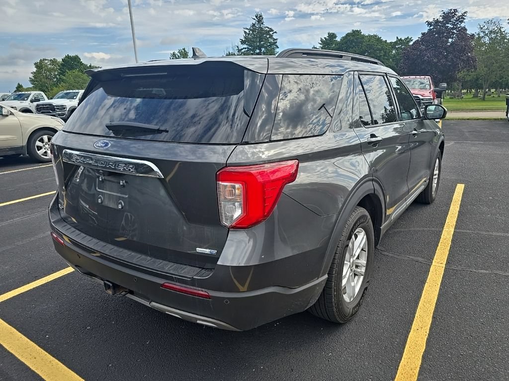 Used 2020 Ford Explorer XLT w/ Equipment Group 202A AWD/4WD image 7