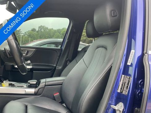 Used 2021 Mercedes-Benz GLB 250 4MATIC w/ Premium Package image 3