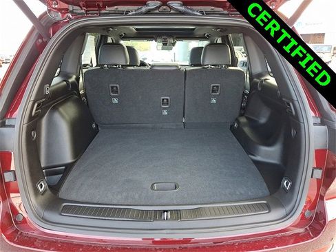 Used 2025 Jeep Grand Cherokee Limited w/ Black Appearance Package image 28