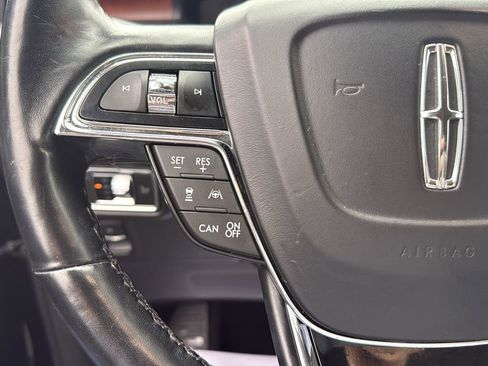 Used 2022 Lincoln Nautilus Reserve w/ Equipment Group 201A image 17