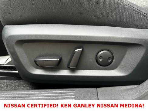 Certified 2026 Nissan Rogue SV AWD/4WD image 34