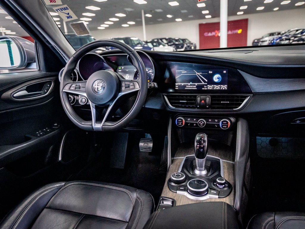 Used 2018 Alfa Romeo Giulia Ti w/ TI Leather Package RWD image 26