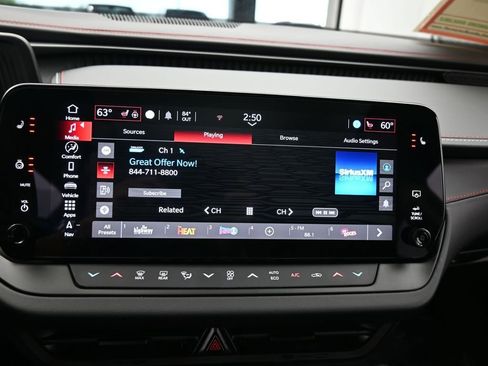 Used 2025 Dodge Charger R/T w/ Sun & Sound Package image 27