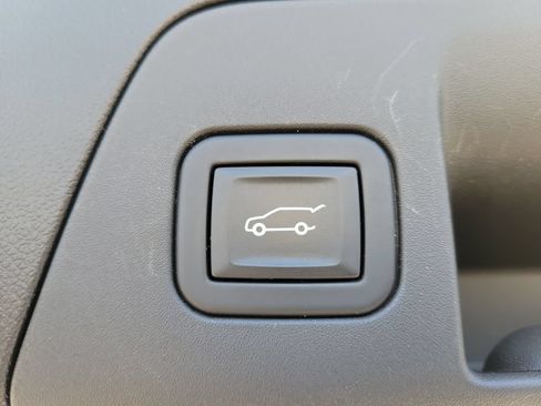 Used 2023 Buick Envision Essence FWD image 8