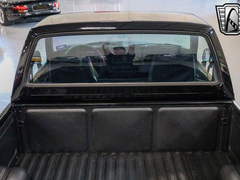 Used 1987 Toyota Pickup 2WD Regular Cab image 5