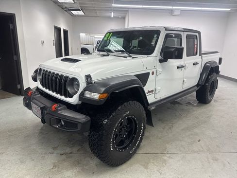 Used 2021 Jeep Gladiator Mojave w/ Cold Weather Group AWD/4WD image 7