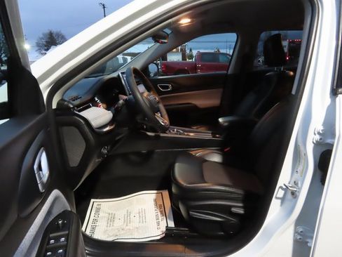 Used 2022 Jeep Compass Latitude image 17