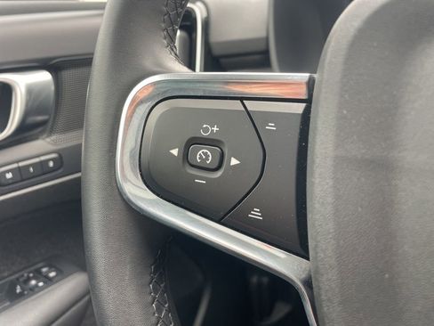 Certified 2024 Volvo XC40 B5 Core image 38