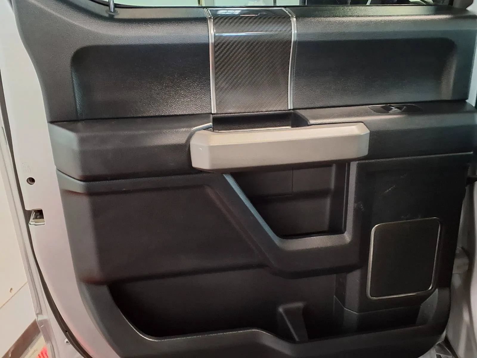 Used 2019 Ford F150 Raptor w/ Equipment Group 802A Luxury AWD/4WD image 12