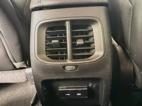 Used 2020 Jeep Cherokee Latitude Plus FWD image 29