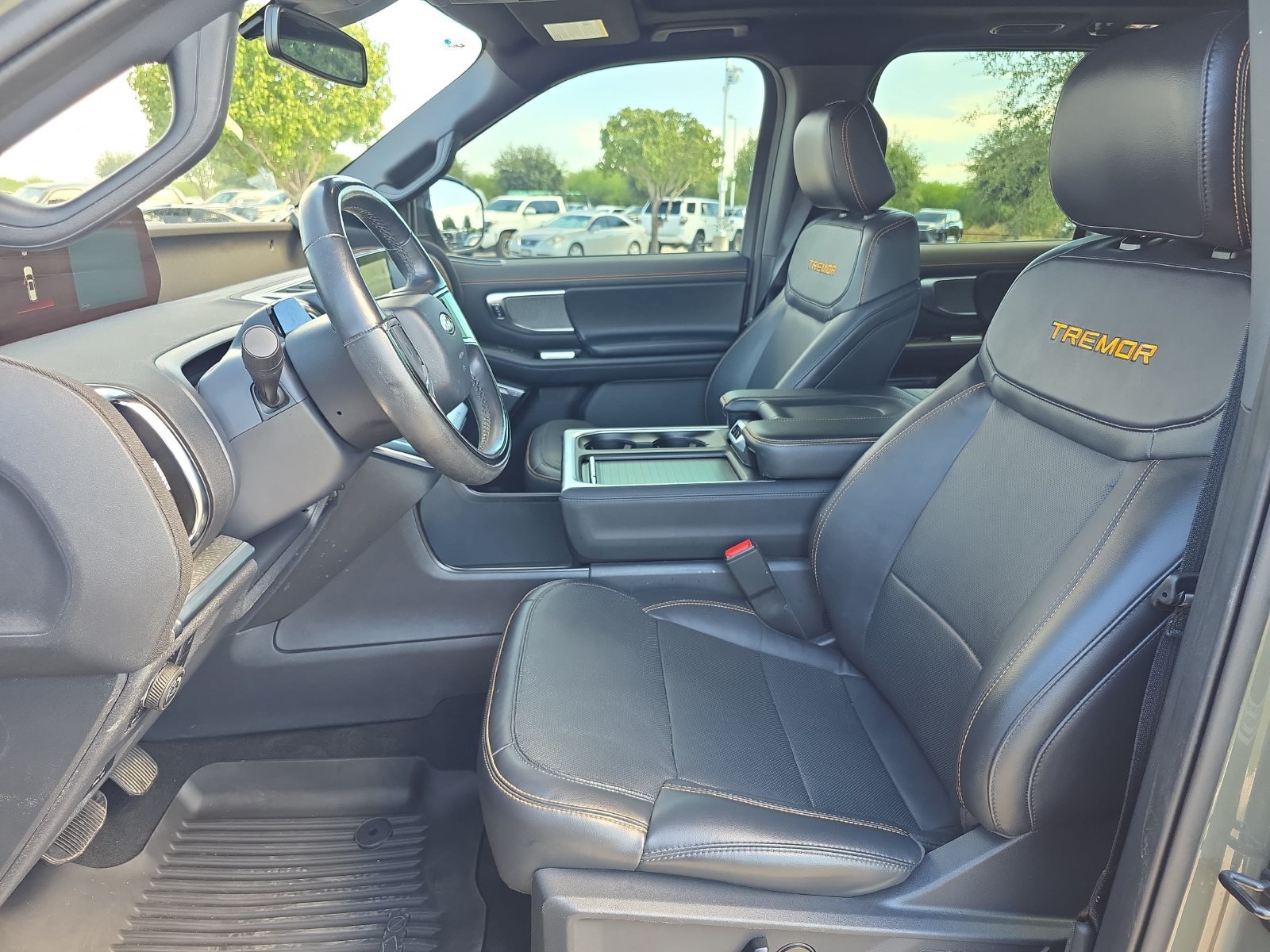 Used 2025 Ford Expedition Tremor AWD/4WD image 12