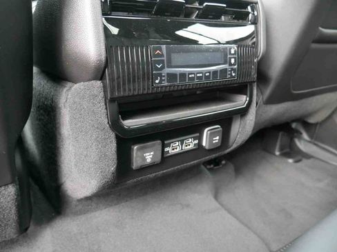 New 2025 Jeep Wagoneer L Series II image 18