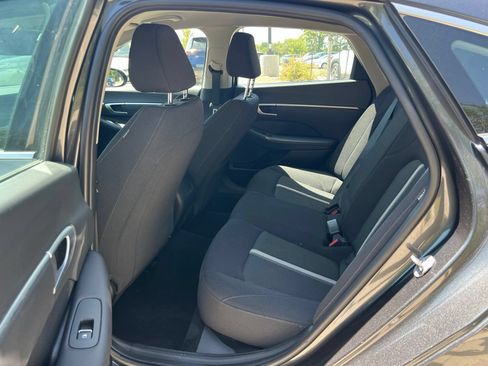 Used 2025 Hyundai Sonata SEL FWD image 16