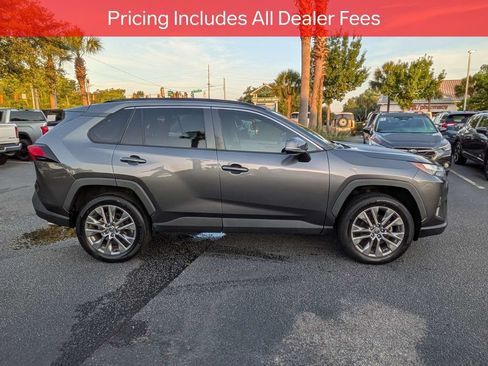 Used 2022 Toyota RAV4 XLE Premium FWD image 4