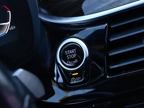 Used 2020 BMW 530i w/ Convenience Package image 24