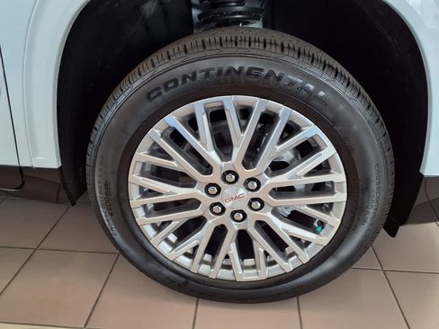 New 2026 GMC Acadia Denali w/ Super Cruise Package image 2