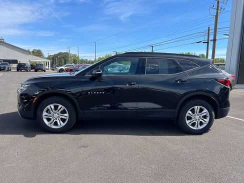 Used 2020 Chevrolet Blazer LT FWD image 2