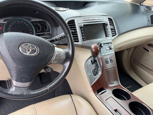 Used 2011 Toyota Venza AWD image 12