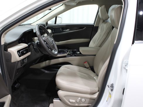 Used 2023 Lincoln Nautilus Reserve w/ Equipment Group 201A image 3